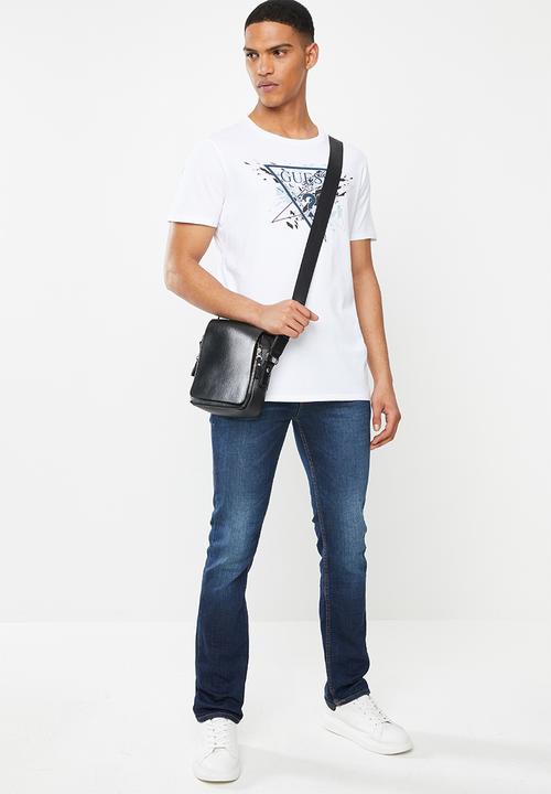 GUESS - Short sleeve Guess splatter triangle tee - white