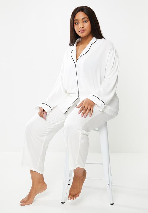 Superbalist - Plus sleep shirt & pants set - white & black