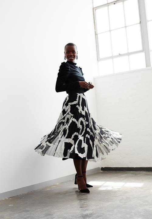 Me&B - Torn collage pleated skirt - black & white 