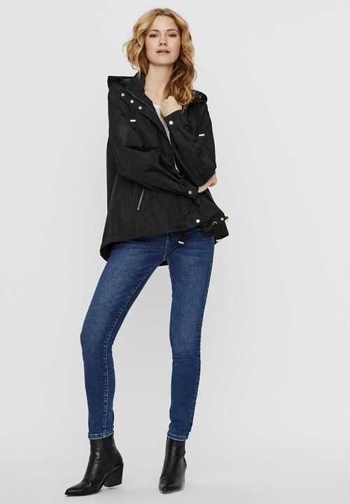Vero Moda - Claire short jacket - black