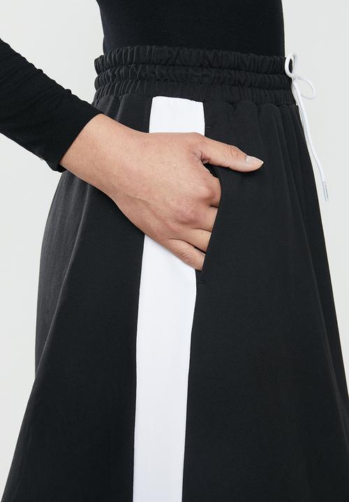 PUMA - Classics long skirt - black