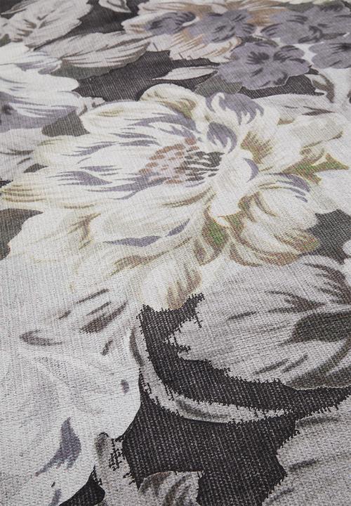 Hertex Haus - Floral muted rug - multi