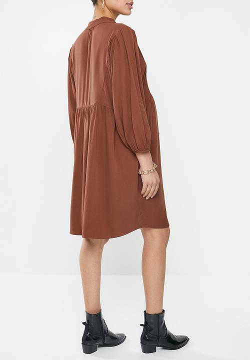 Superbalist - Maternity Babydoll neck tie dress - rust