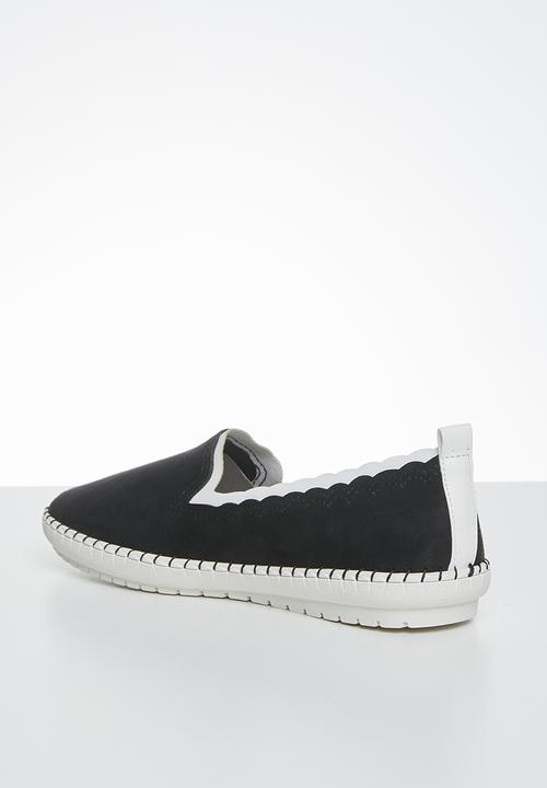Butterfly Feet - Remedy slip-on - black