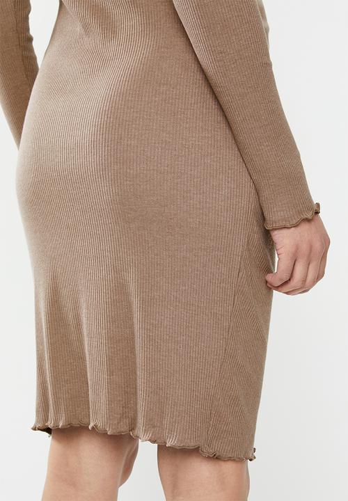 Cotton On - Maternity lettuce edge long sleeve dress - acorn