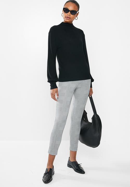 edit - Balloon sleeve turtle neck - black