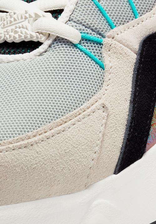 Nike - Ryz 365 -  light bone / sail / black / hyper crimson