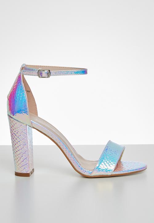 Miss Black - Cosmopolitan heel - white