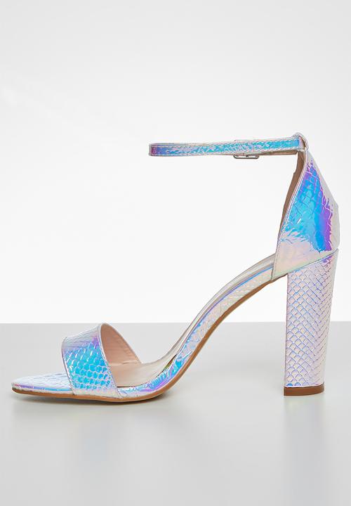 Miss Black - Cosmopolitan heel - white