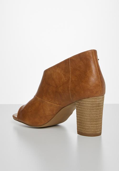 Miss Black - Tinos block heel - tan
