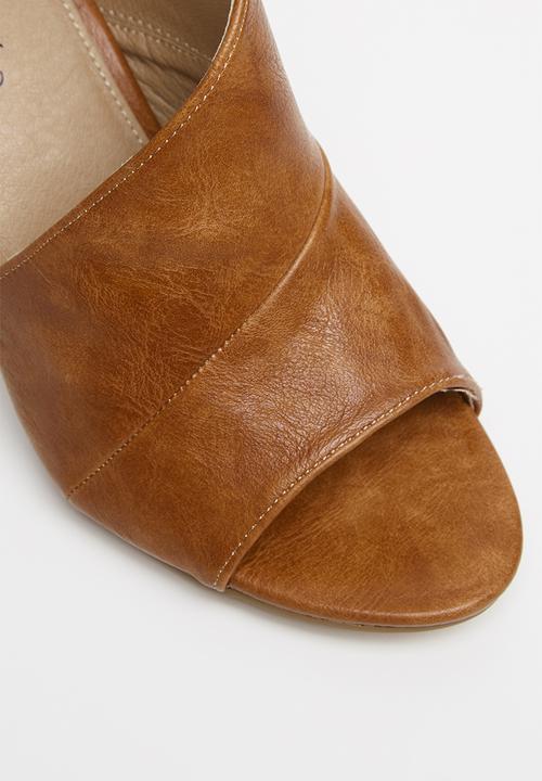 Miss Black - Tinos block heel - tan
