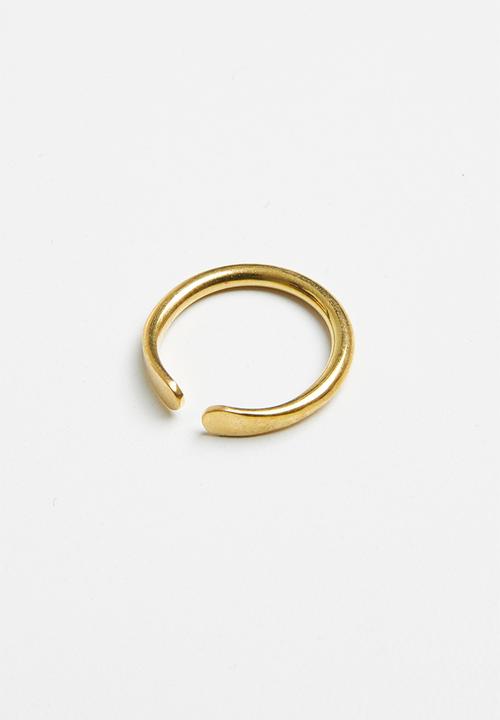 Matter of Fakt - Hammered brass ring - gold