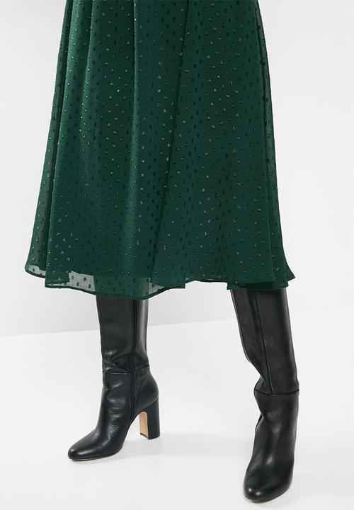 VELVET - Pu belt midi dress - emerald