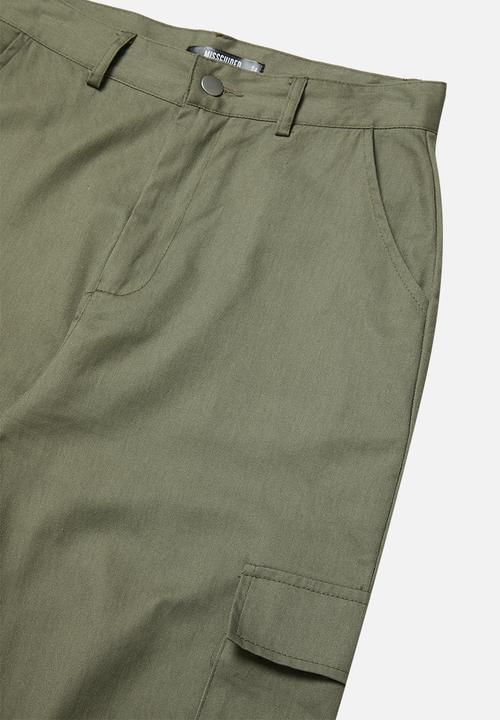 Missguided - Petite plain cargo trousers - khaki