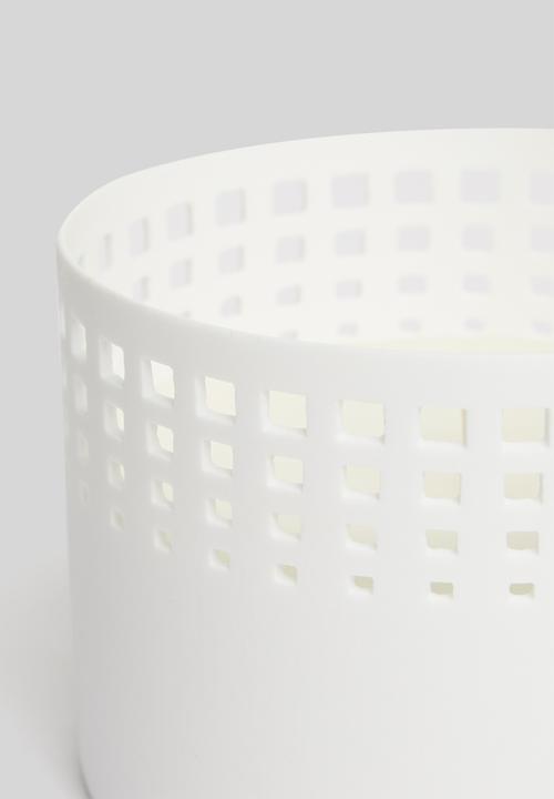 Madame Luna - Perforated porcelain votive candle - sandalwood vanilla