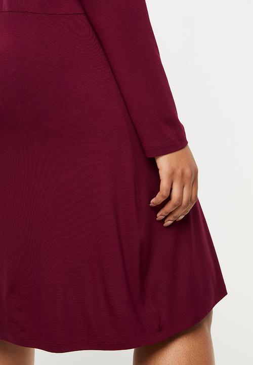 edit Plus - V-neck fit & flare dress - burgundy