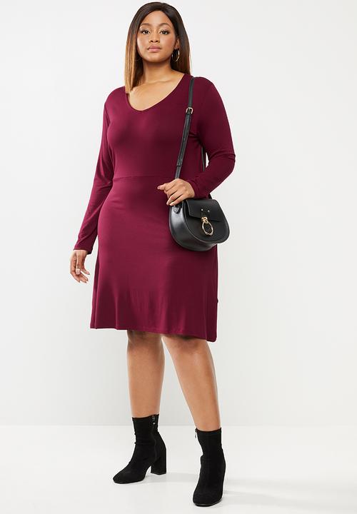 edit Plus - V-neck fit & flare dress - burgundy