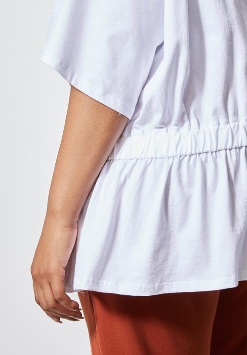 Superbalist - Floral placement pemplum tee - white