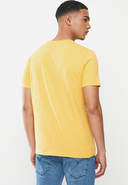 Levi’s® - Housemark graphic tee - yellow