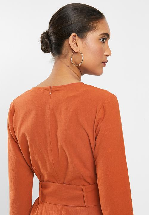Glamorous - Belted 3/4 sleeve wrap dress - rust