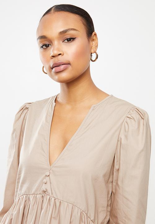 Missguided - Poplin V-neck button front smock dress - sand
