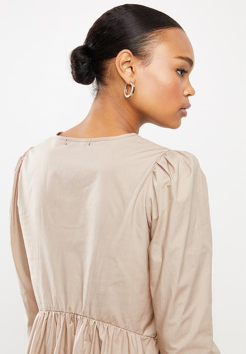 Missguided - Poplin V-neck button front smock dress - sand