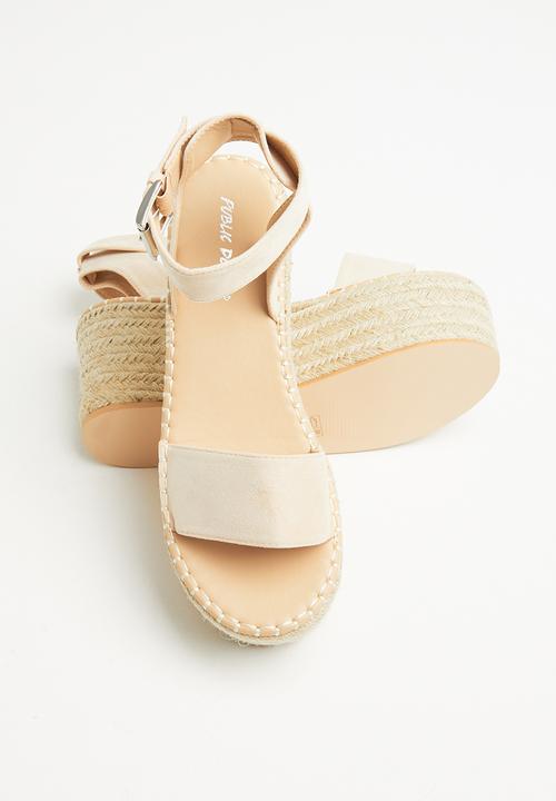 Public Desire - Saffy wedge heel - beige