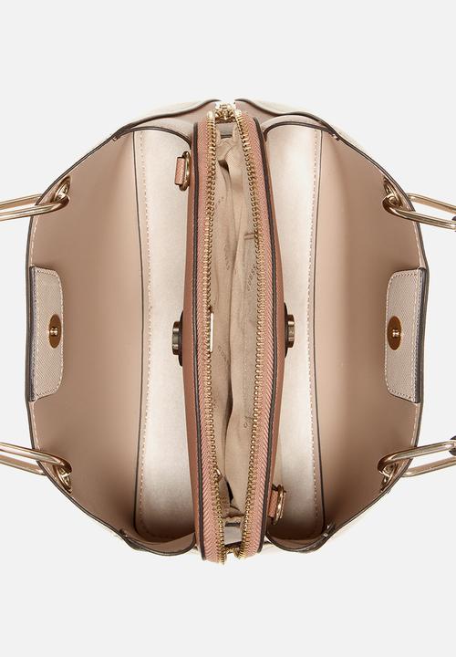 GUESS - Leslie - neutral