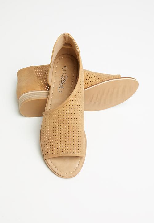 Miss Black - Micah peep toe - tan