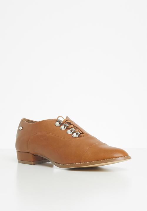 Miss Black - Maha brogue - tan