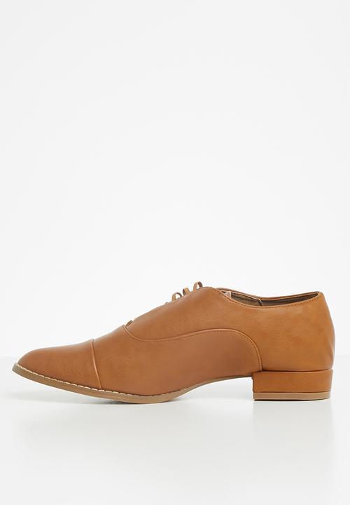 Miss Black - Maha brogue - tan