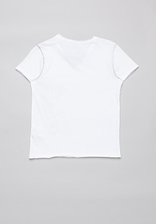 GUESS - Short Sleeve peepout guess spray tee - white