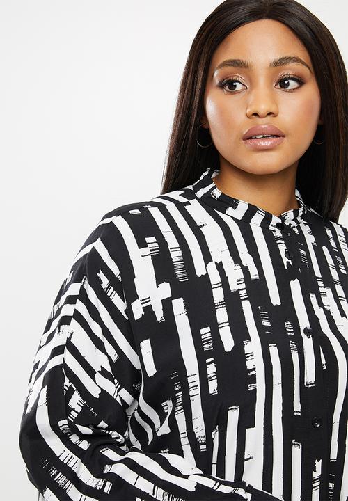 Me&B - Plus size oversized mandarin collar shirtdress - black & white