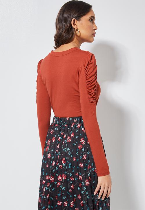 Superbalist - Gauged sleeve viscose top - rich rust