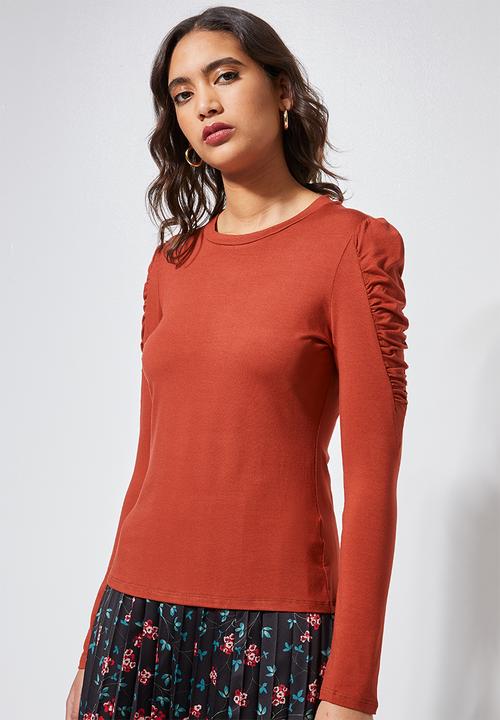 Superbalist - Gauged sleeve viscose top - rich rust