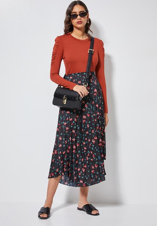 Superbalist - Gauged sleeve viscose top - rich rust