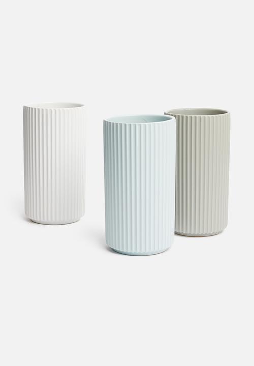 H&S - Ribbed vase - blue