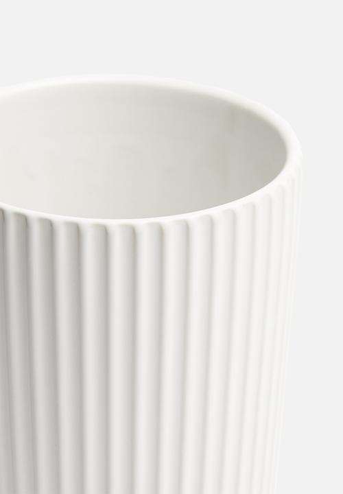 H&S - Ribbed vase - white
