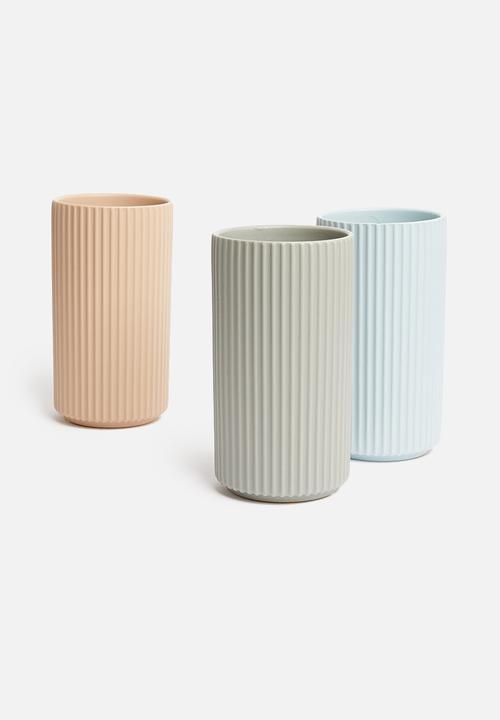 H&S - Ribbed vase - grey