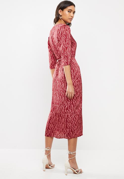 Glamorous - 3/4 Sleeve wrap midi - red