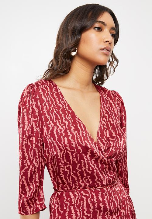 Glamorous - 3/4 Sleeve wrap midi - red