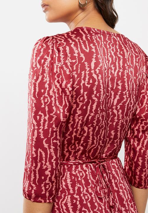Glamorous - 3/4 Sleeve wrap midi - red