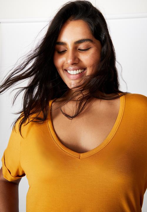 Cotton On - Curve Karly short sleeve tee - spruce yellow