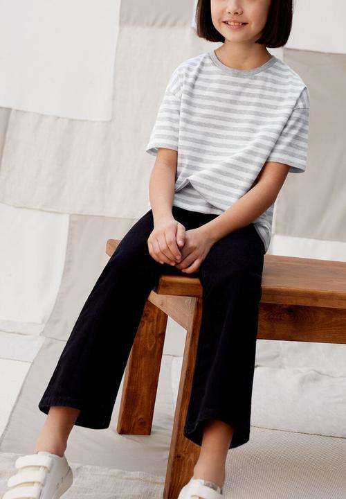 MANGO - T-shirt lines  - grey & white 
