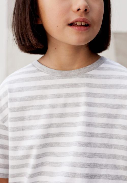 MANGO - T-shirt lines  - grey & white 