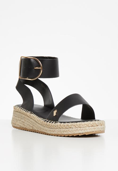 Plum - Chic sandal - black