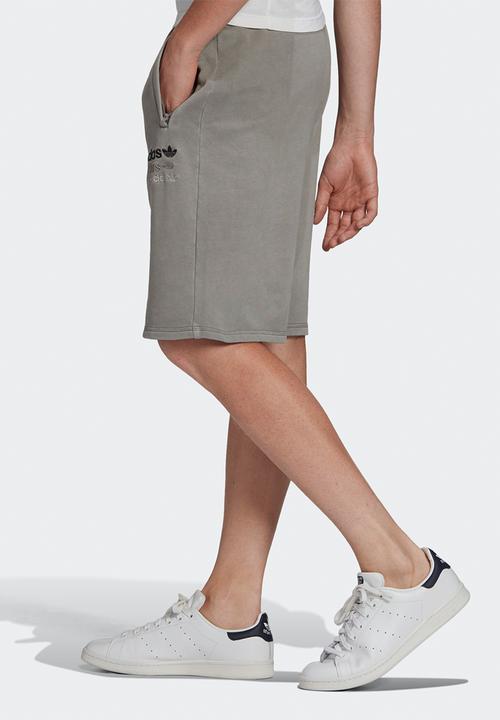 adidas Originals - Overdyed shorts - grey