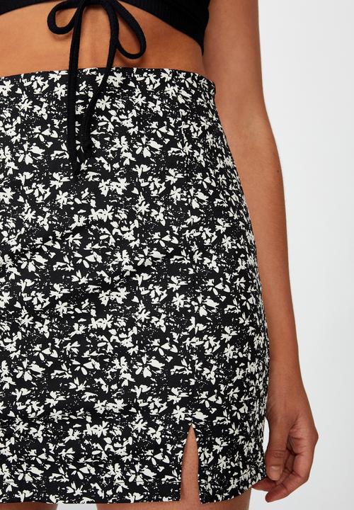 Factorie - Double split mini skirt - crushed black floral