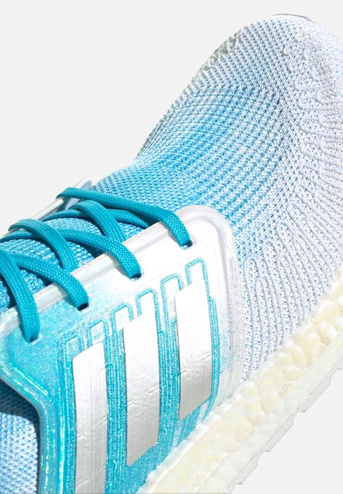 adidas Performance - UltraBOOST - ftwr white / silver met. / signal cyan