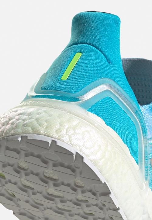 adidas Performance - UltraBOOST - ftwr white / silver met. / signal cyan